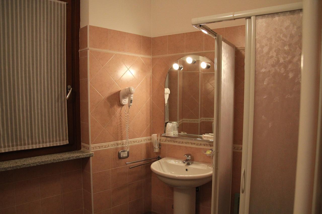 Albergo Verdi Novi Ligure Esterno foto